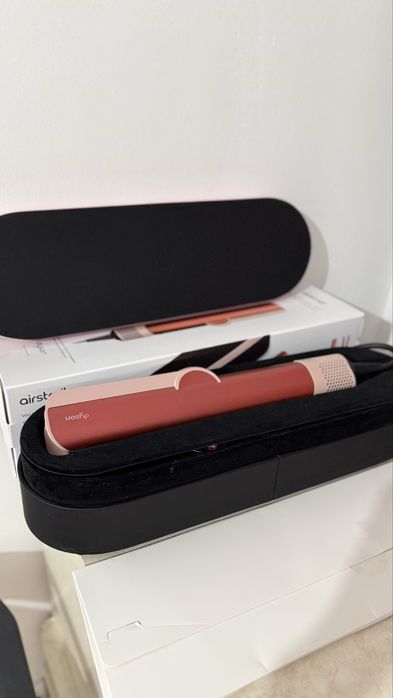 Продаю стайлер Dyson Airstrait