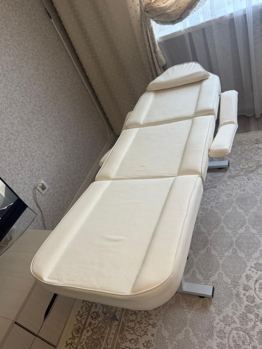 Косметологическое массажное кресло.