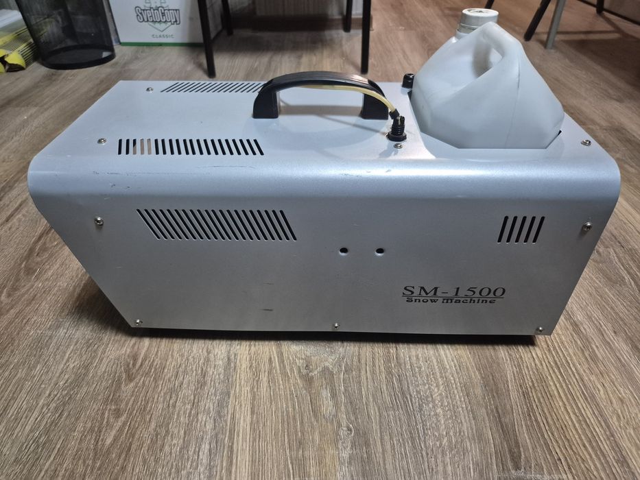 Продам аппарат генератор снега sm 1500 snow machine