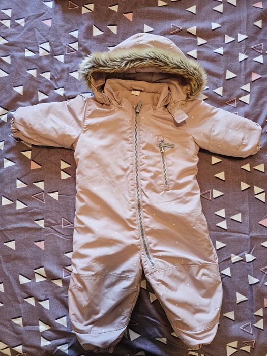 Combinezon de iarna fetite marimea 74 (6-9 luni)