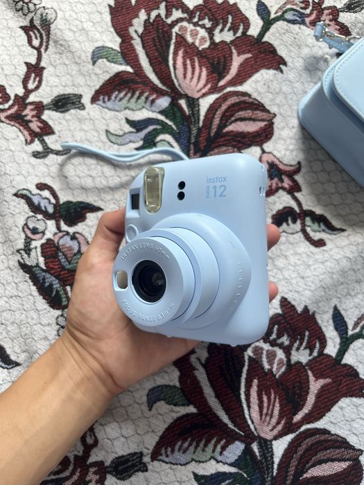 Instax mini 12 в идеальном состояний