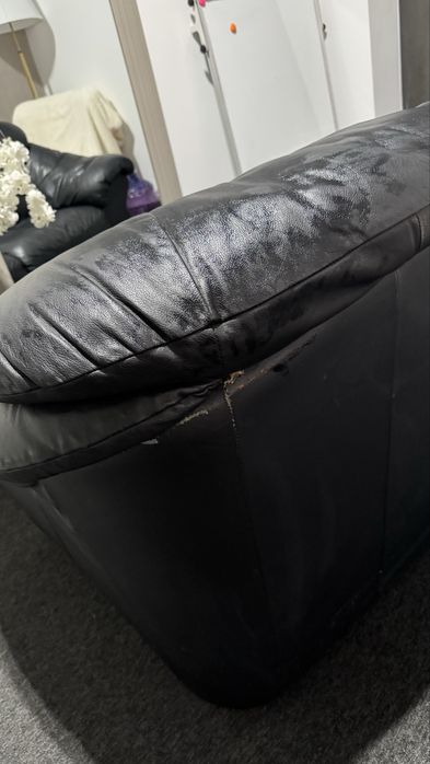 Canapea piele neagra