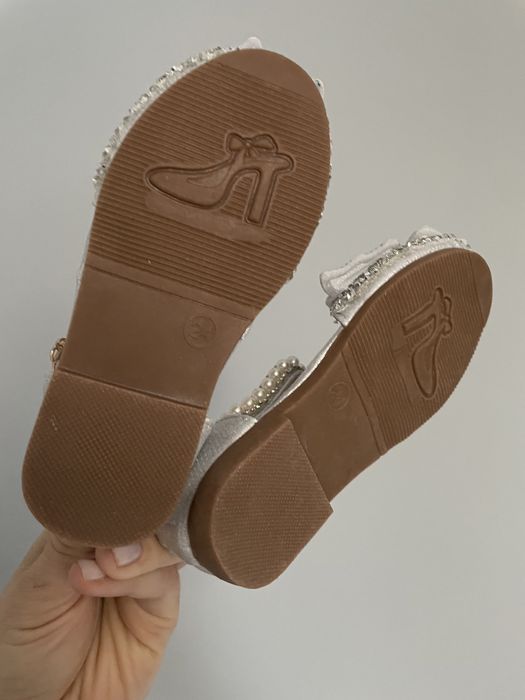 Туфли новые для девочки