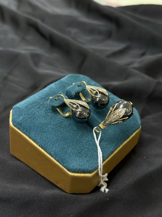 Золотой комплект с бриллиантами