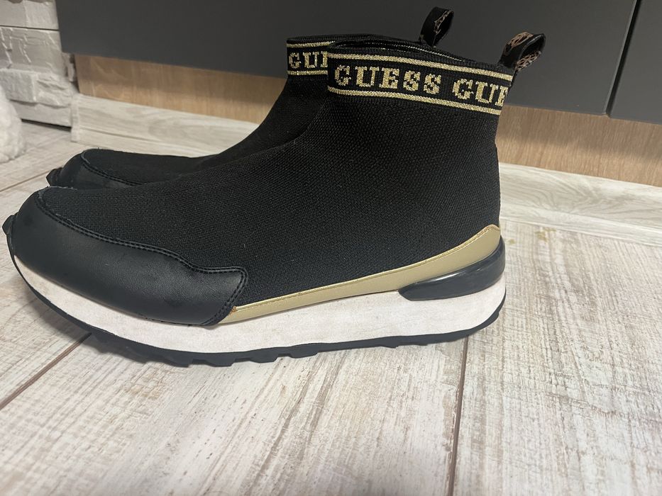 Обувки Guess тип чорап