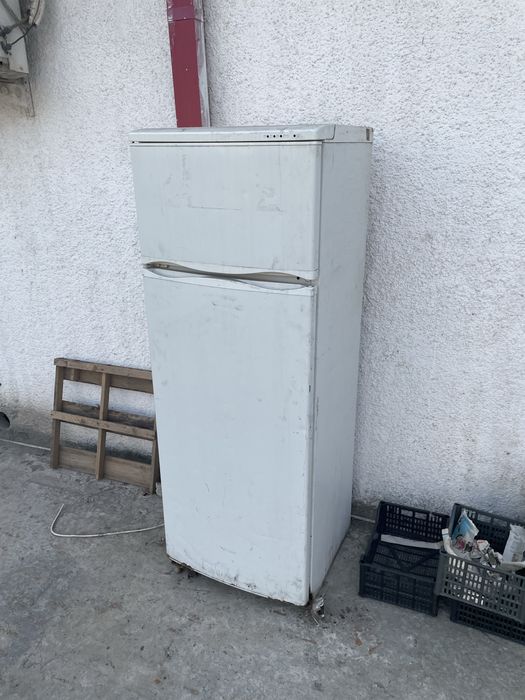 Xolodelnik eski sotiladi