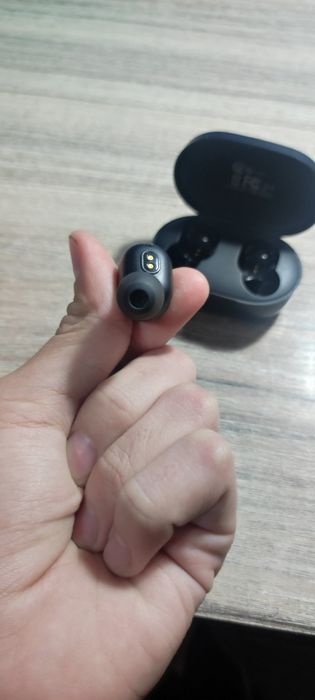 Продам наушники 2.000