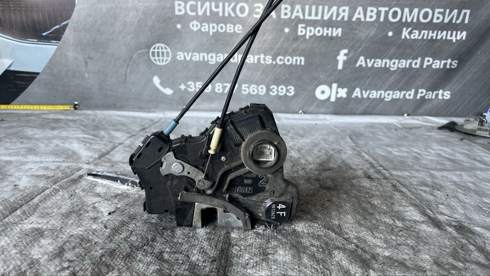 Toyota Auris брава предна дясна врата