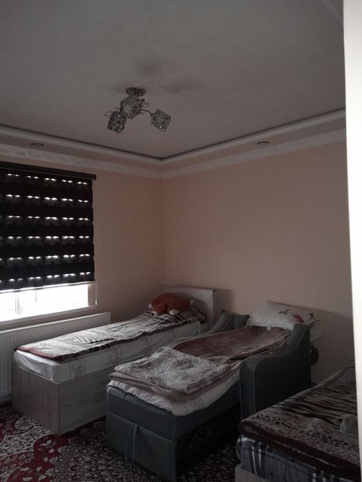 Yakkasaroyda uchaska sotiladi 3, sotiglik 12 xona 3 ta san uzel