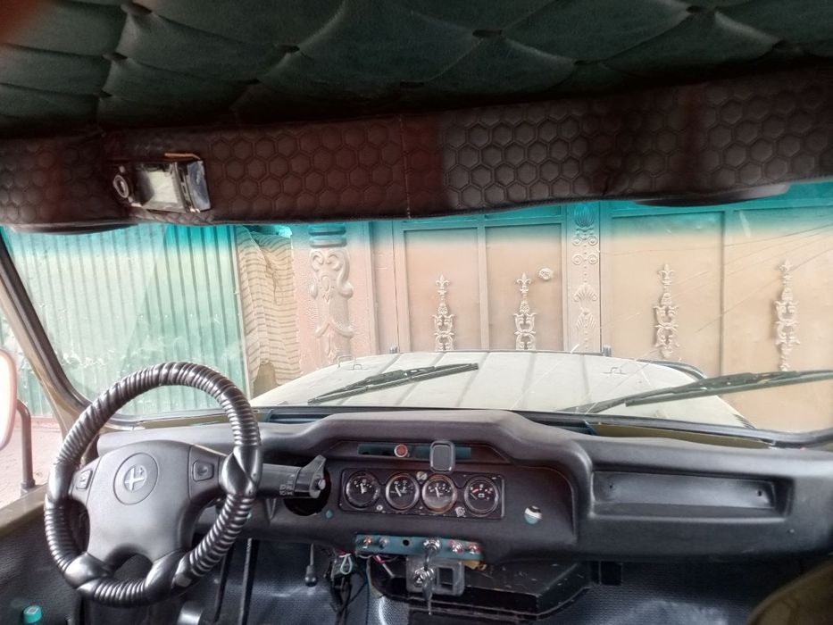 Uaz sotiladi idial xolda