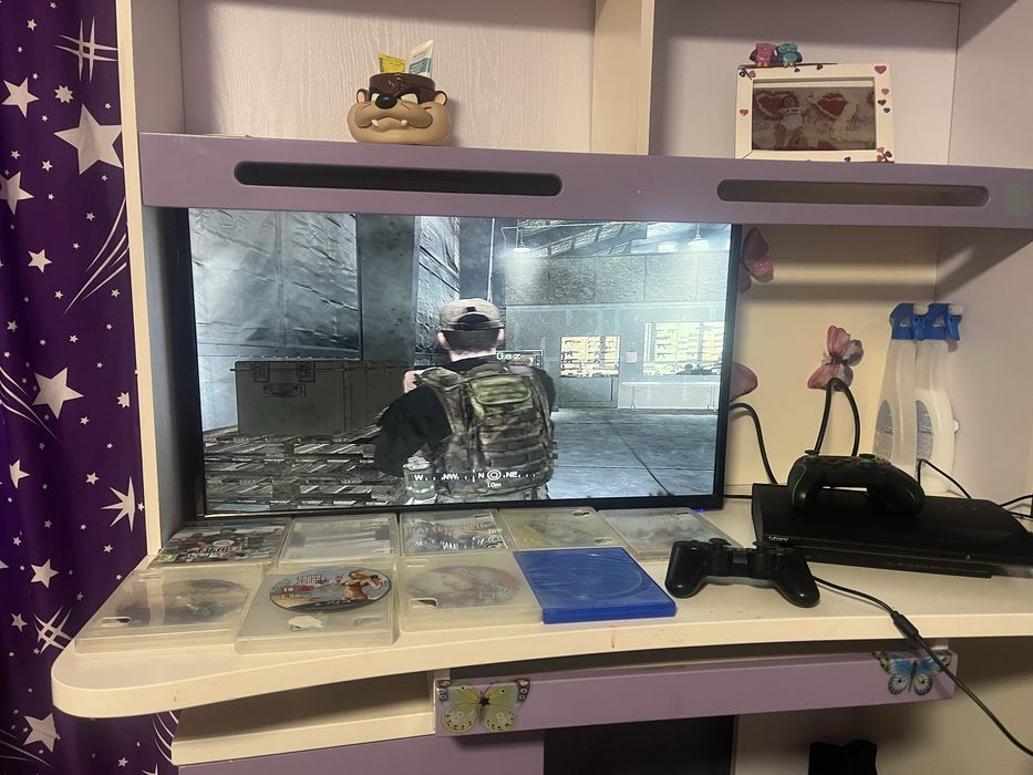 Vand sau schimb cu telefon-ps3 negociabil