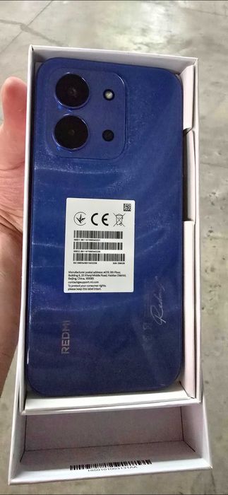 Продавам нов телефон REDMI 15C 256GB