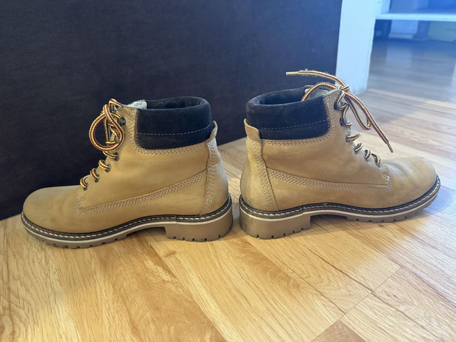 Tamaris дамски боти от набук