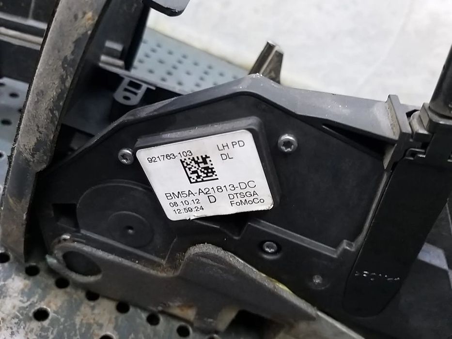 Broasca usa stanga fata ford focus 3 cb8 bm5aa21813dc