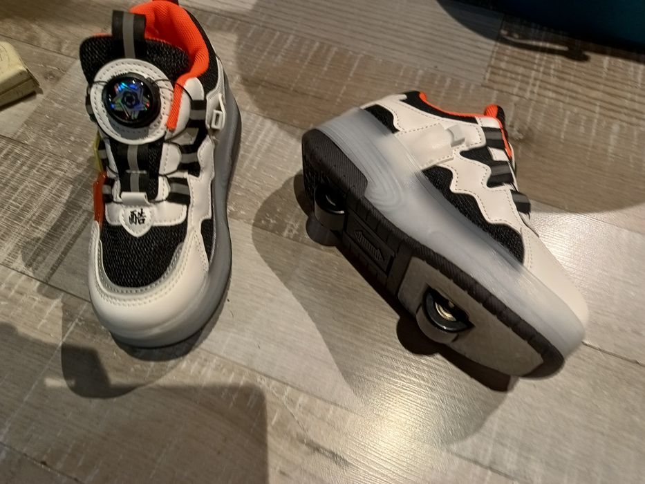 Pantofi cu role cu iluminare led