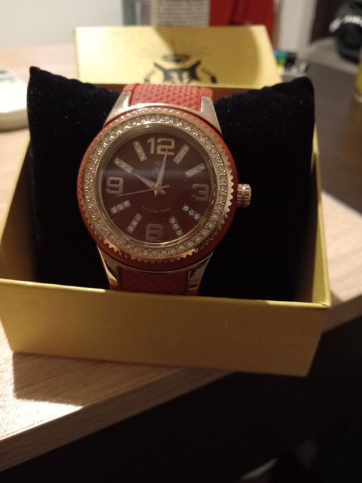 Нов дамски кварцов часовник