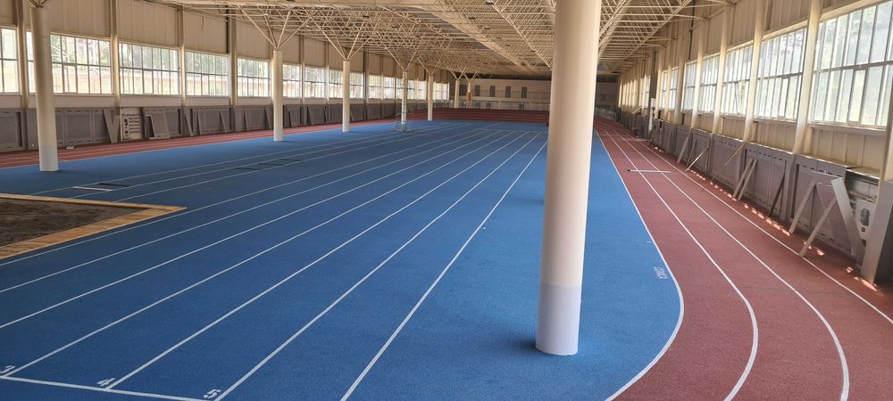 Резиновые покрытия, универсальные, тартановые высшего качества.