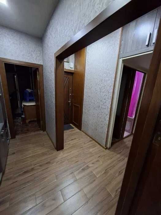 Продаю квартиру.Юнусабад 12 М Туркистан Уч бакалок 4\2\5 вещевой базар