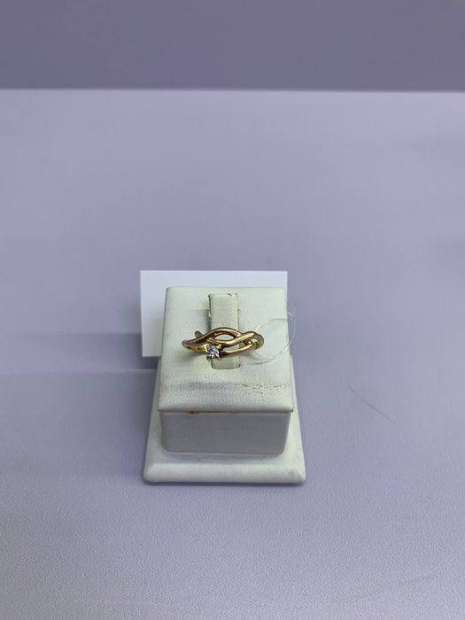 Золотое кольцо с бриллиантом / #MA303860