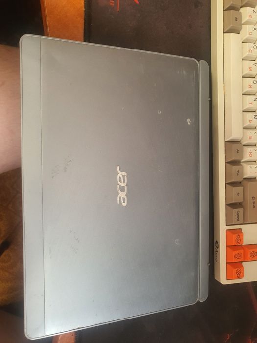Продается нетбук Acer.