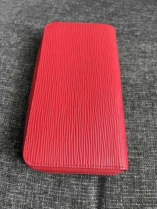 Портмоне Louis Vuitton x Supreme Wallet Zip Around Epi Red