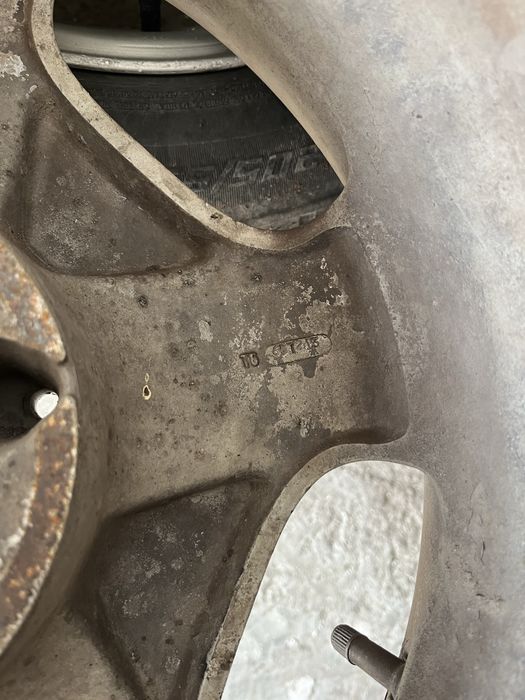 Диски R16 с резиной на Мерседес