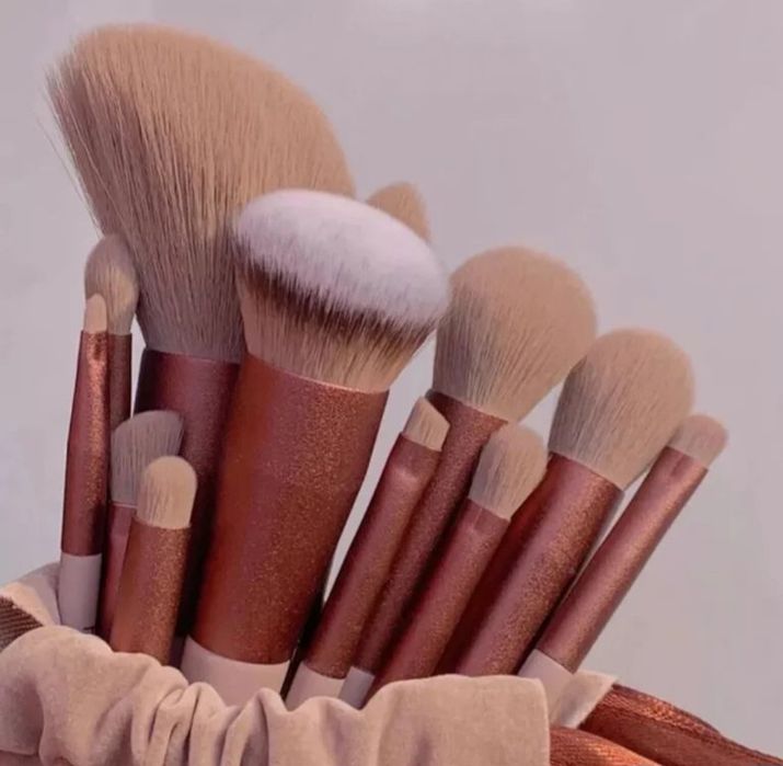 Комплект професионални четки за грим 13 броя