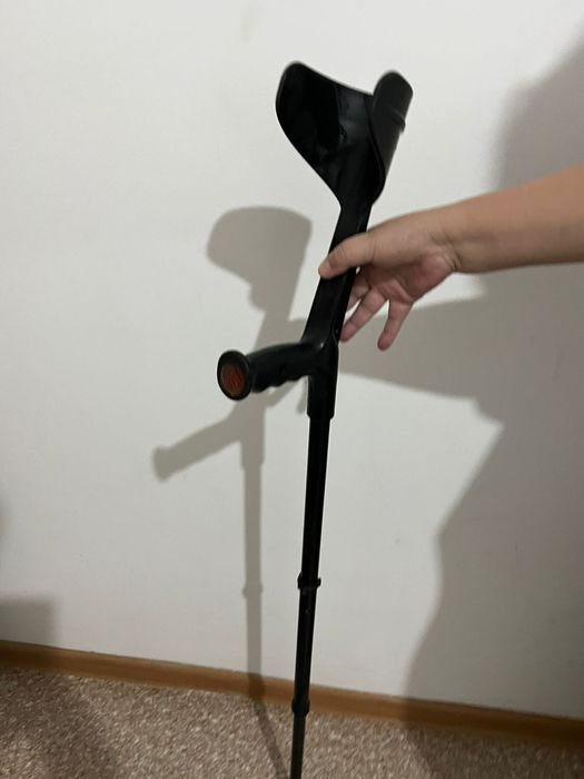 Костыль под мышечный