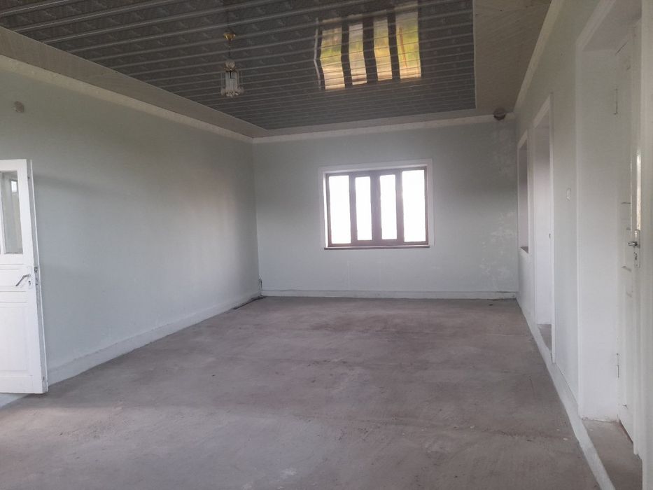 Gaz, svet ,suv va issiq suv mavjud