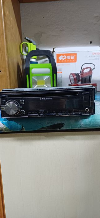 Продаётся автомагнитола.