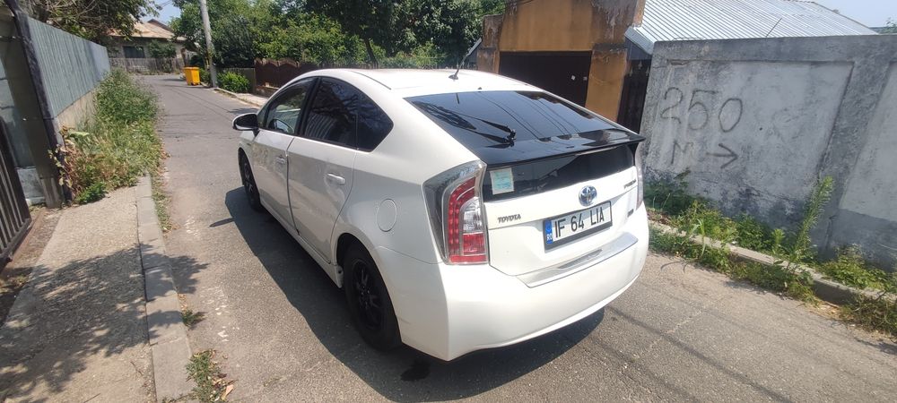 Toyota prius 30 2012
