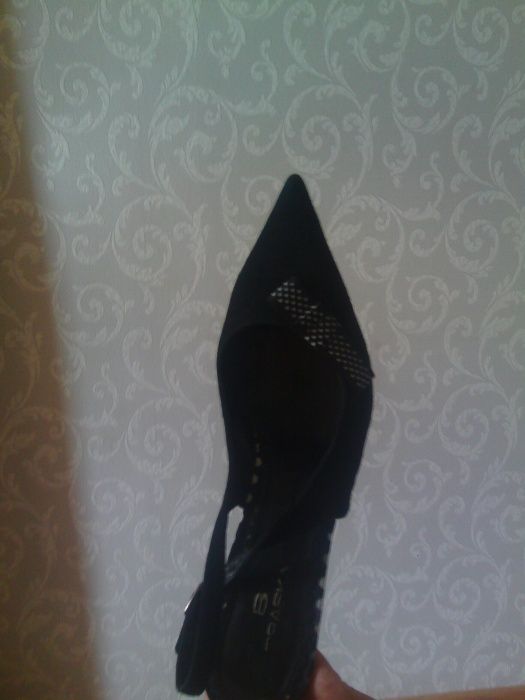 Продам босоножки