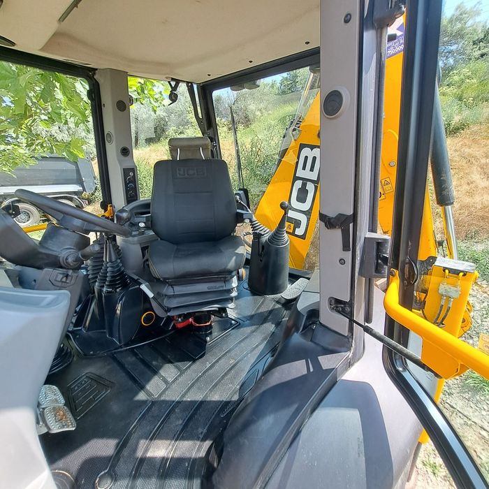 Buldoexcavator JCB 3CX 2021