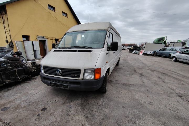 Far dreapta Volkswagen VW LT35 2000 2.5 TDi MT (109 hp)