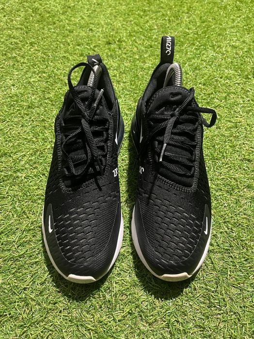 Дамски маратонки : Nike Air Max 270 39