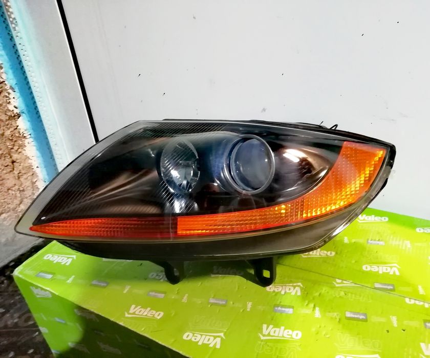 Фар Фарове за BMW Z4 Е85 Е86 / БМВ З4 Е85 Е86.