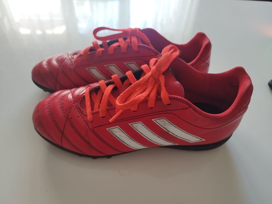 Футболни стоножки Adidas  38 номер