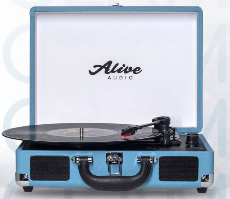 Новый виниловый проигрыватель