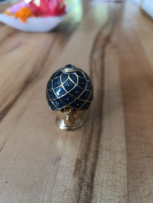 Estee Lauder Blue Gem The Collector's Egg Solid Perfume Compact