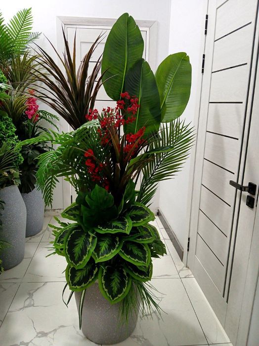 Sun'iy gullar va daraxtlar. Eng katta asartimentda.