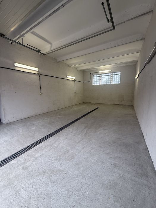 Inchiriez Spatiu Comercial/Garaj/Depozit 70 MP Codlea,Central