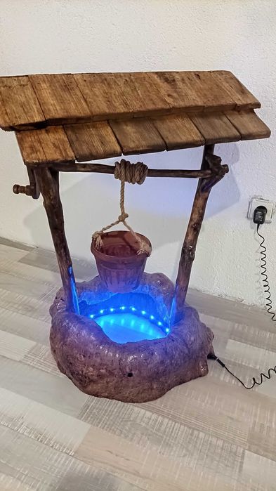 Фигури от дърво и метал