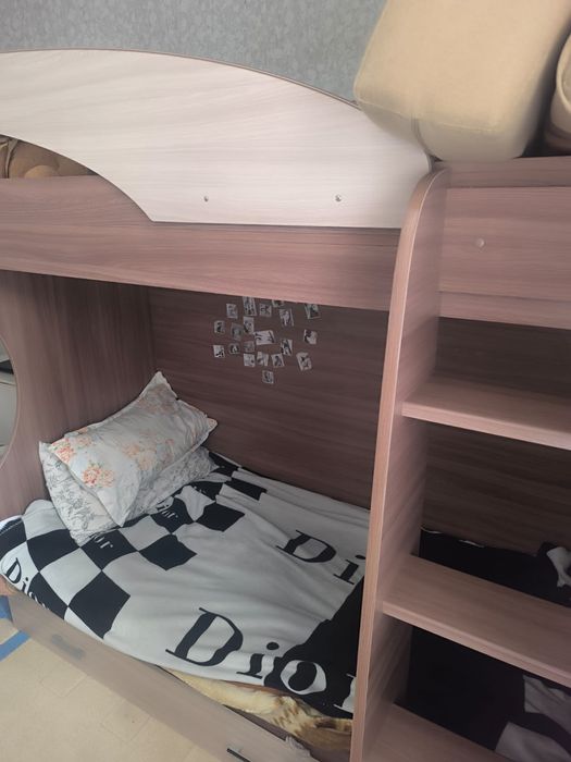 Кровать двухъярусная