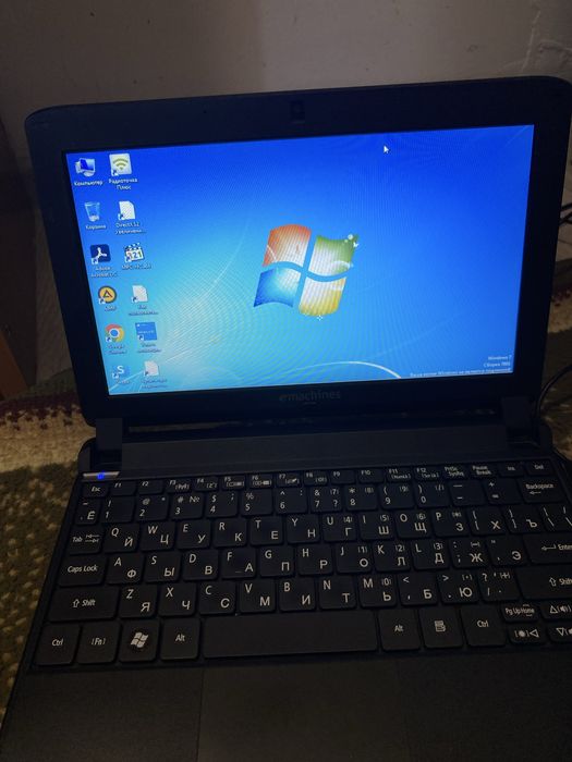 Продам нетбук 12 дюймов экран