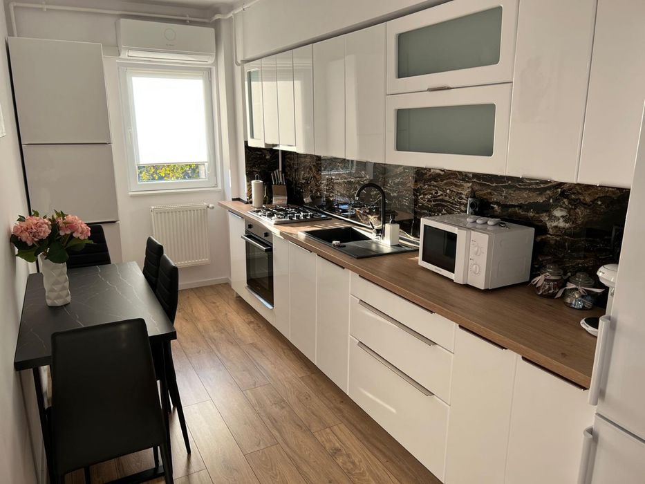 Inchiriez apartament cu 2 camere - ELECTRIC si UNTOLD