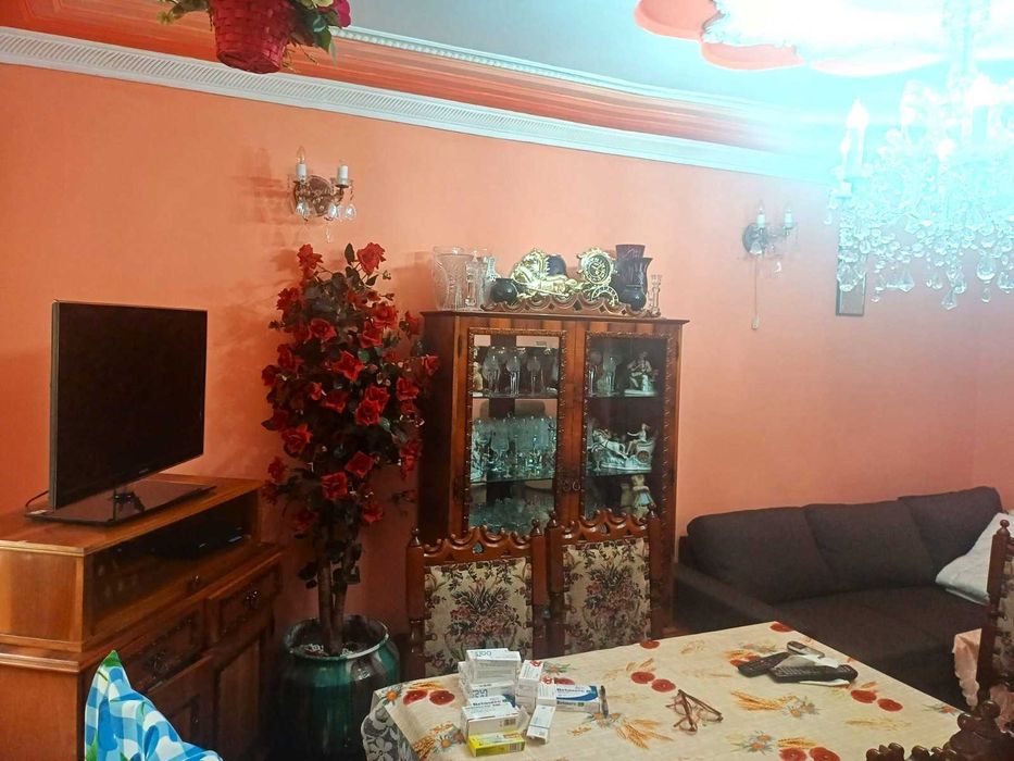 Vand mobila de sufragerie in Sibiu, eleganta  din lemn masiv lucrata  manual la Gherla