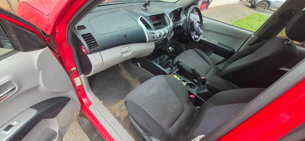 Mitsubishi TRITON GLX R 2.5 DI-D common rail 2012