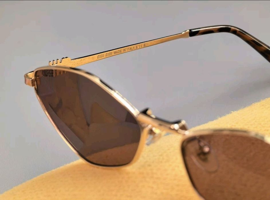 Слънчеви очила MIU.MIU