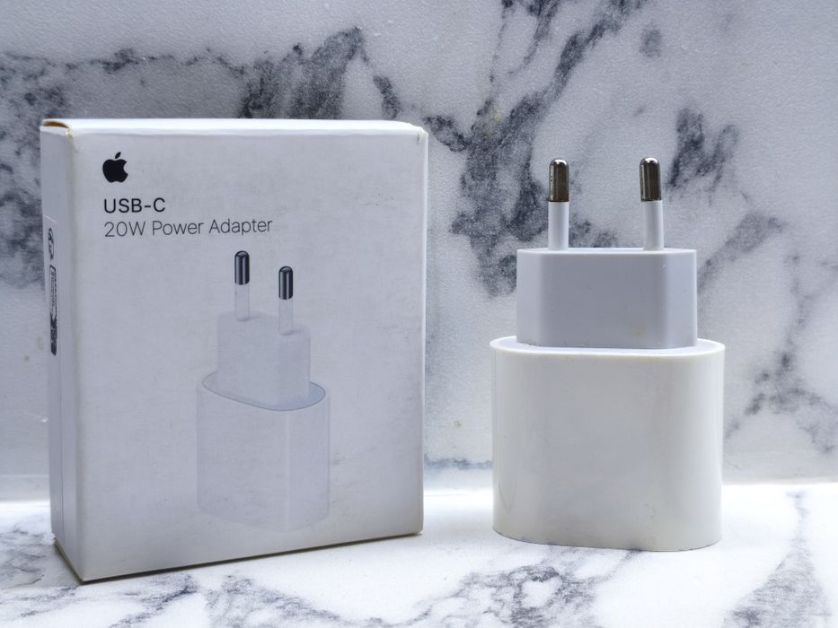 Apple 20W адаптер для iPhone, как новый.