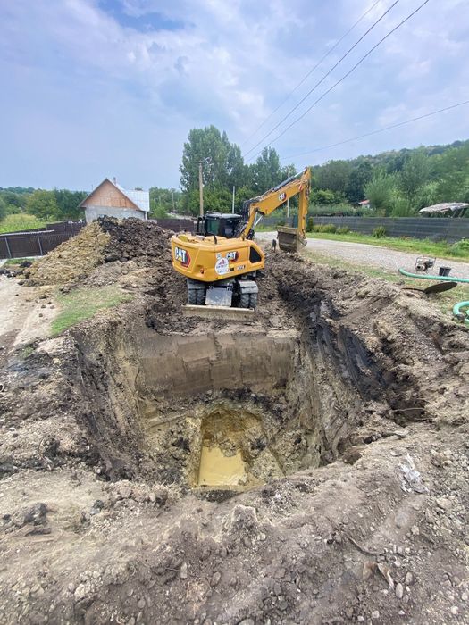 Inchiriez Excavator pe roti